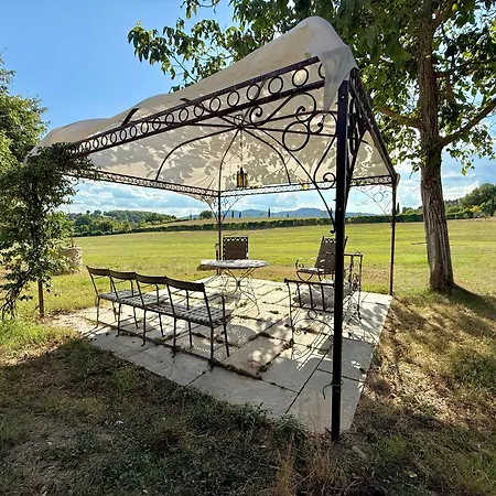 Torre Della Soara - Medieval Tower In The Umbrian Countryside