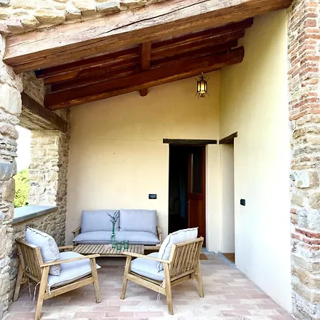 Torre Della Soara - Medieval Tower In The Umbrian Countryside *