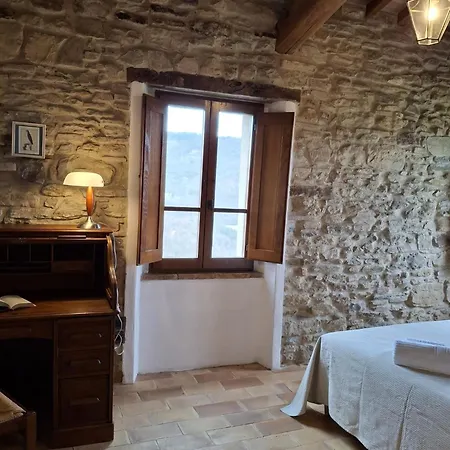Torre Della Soara - Medieval Tower In The Umbrian Countryside